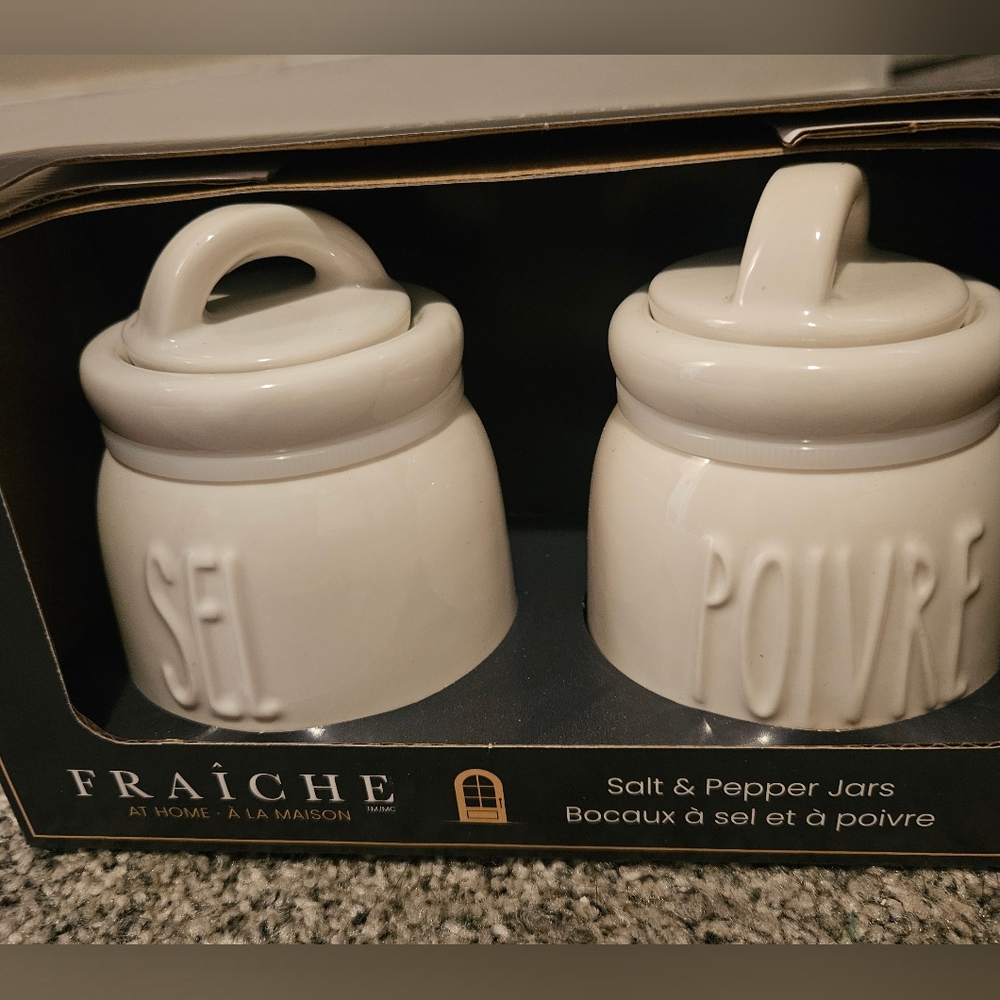 Salt & Pepper Jars SEL & POIVRE French Cream Coloured Adorable - Picture 6 of 6